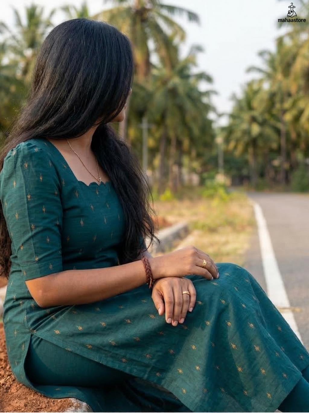 The Emerald Scallop-Neck Kurti with Gold Detailing
