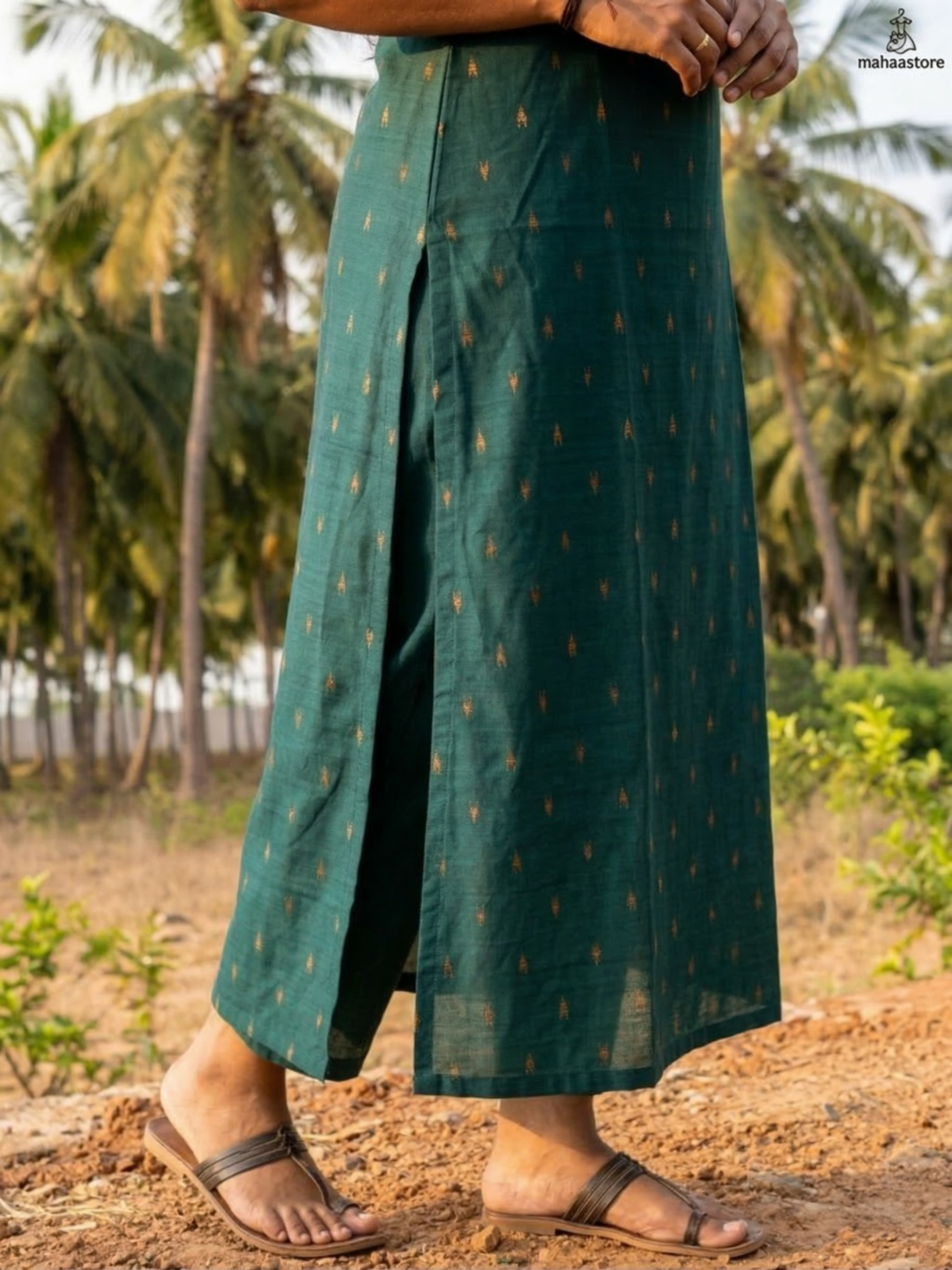 The Emerald Scallop-Neck Kurti with Gold Detailing